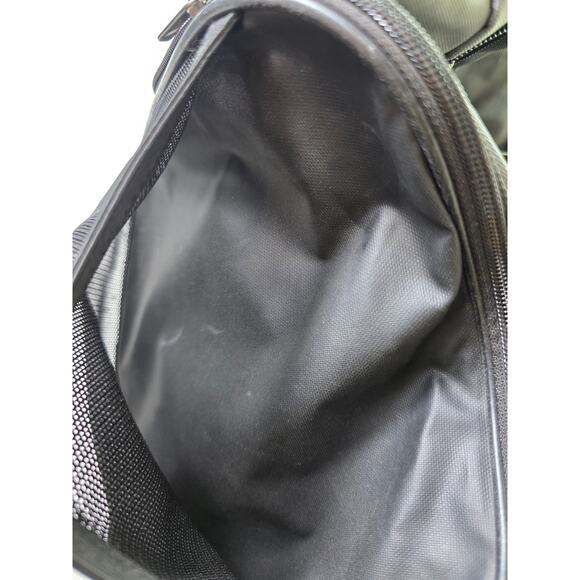 UNDER ARMOUR Storm Gray Duffle Gym Athletic Baseball Basketball Bag 20" - Picture 8 of 14